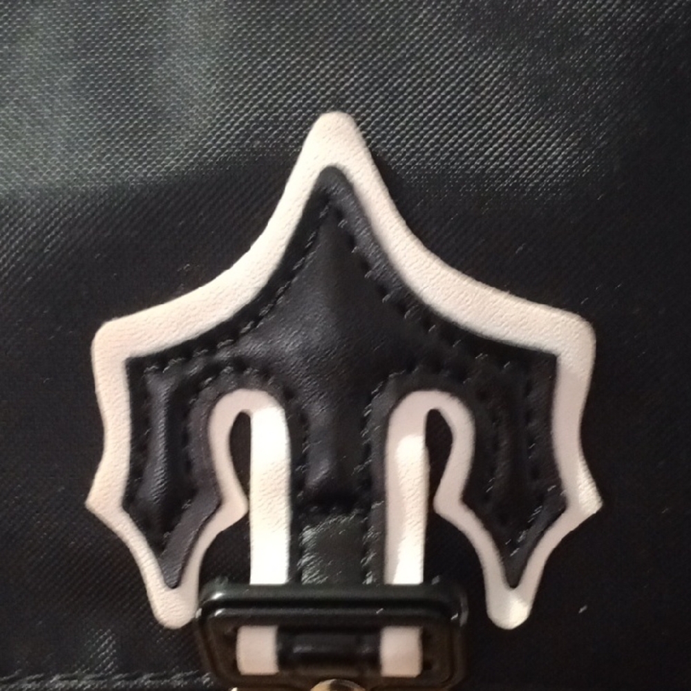 Stylish Black and White Messenger Bag New 😎 - Picture 3 of 7